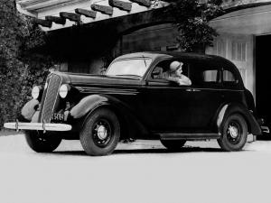 Plymouth DeLuxe Touring Sedan 1936 года